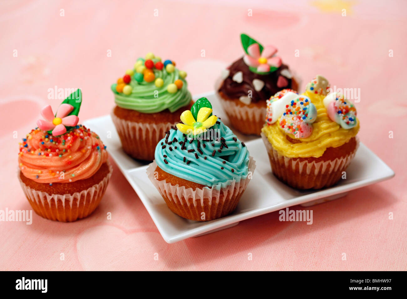 Assorted cupcakes Recette disponible Banque D'Images