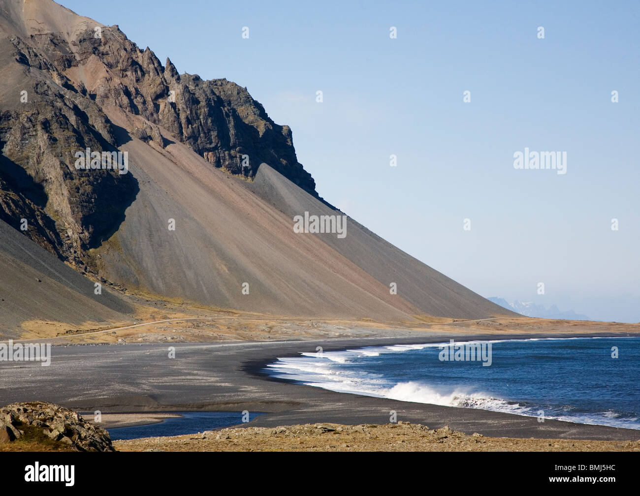 Montagne et volcan de côte, se l'Islande Banque D'Images