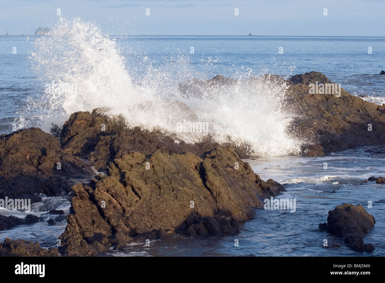 Le fracas des vagues, République de Costa Rica Banque D'Images