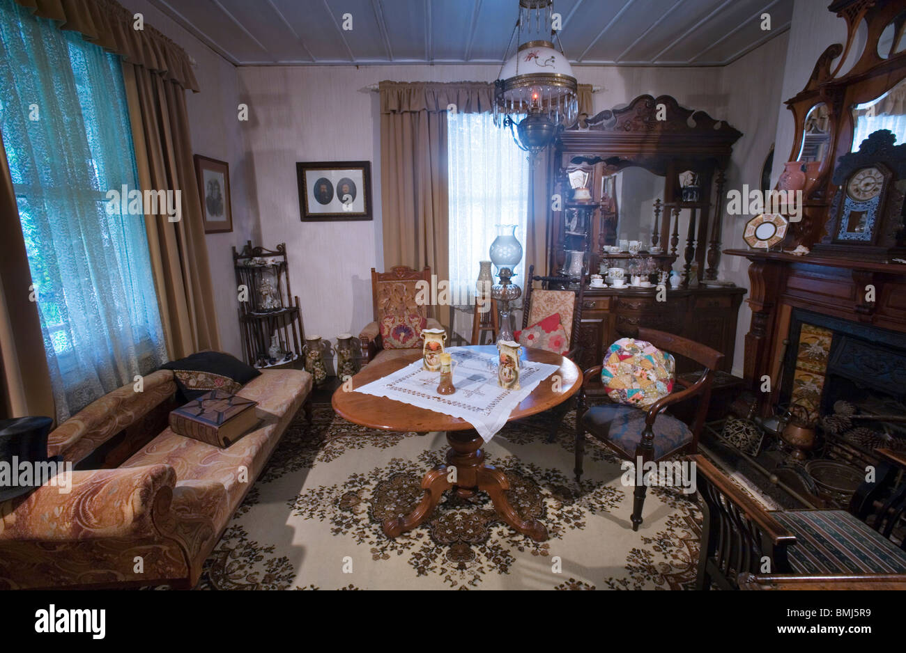 Un dix-neuvième (XIXE) siècle (années 1800) salon avec détails de l'époque victorienne, Auckland, Nouvelle-Zélande Banque D'Images