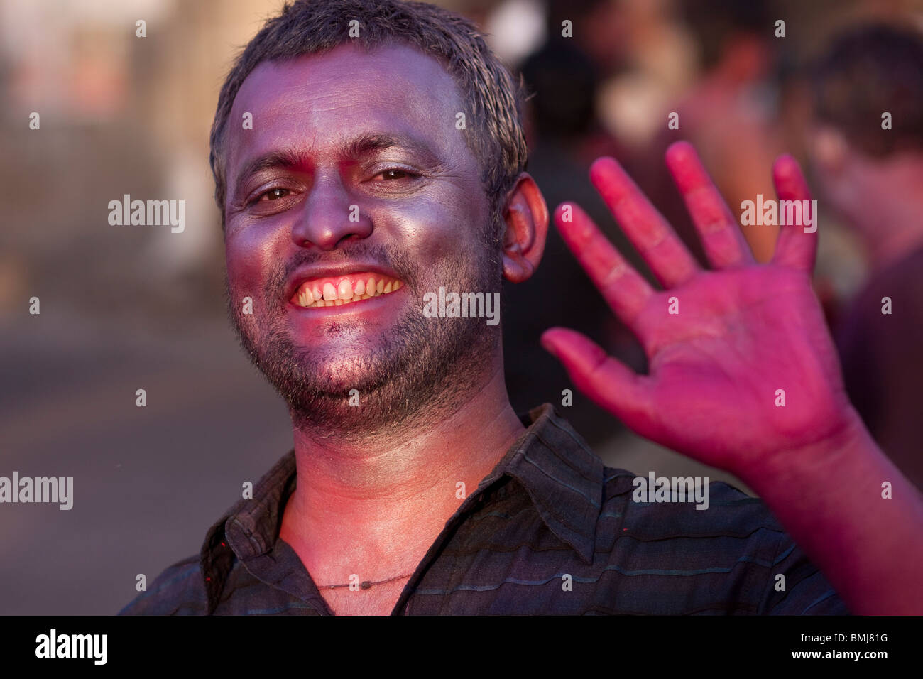 Rang Panchami, célébration de Holi avec jets de couleurs de Nasik, Inde Banque D'Images