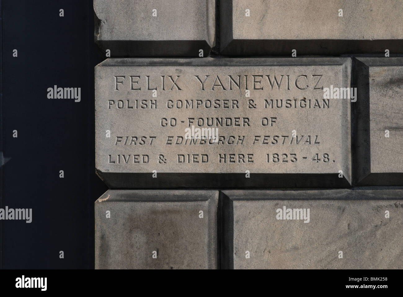 Inscription par la porte de 84 Great King Street à Édimbourg où Felix Yaniewicz, compositeur et musicien, a vécu. Banque D'Images