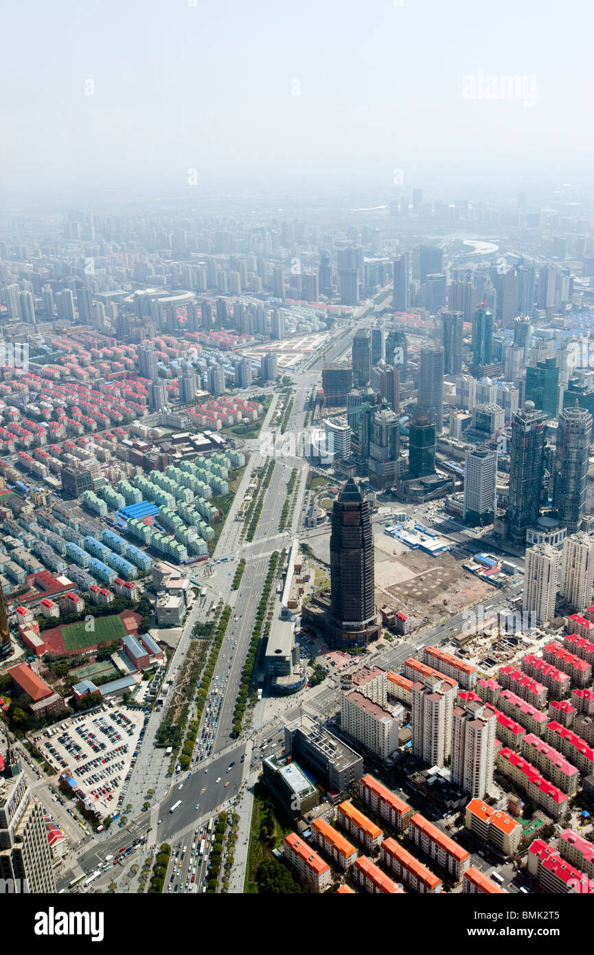 Le smog et l'étalement des vues de dessus, à Shanghai, Chine Banque D'Images