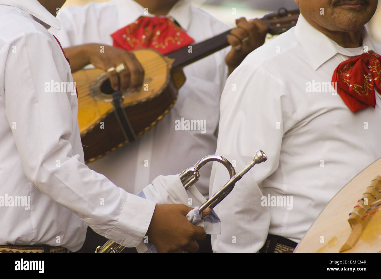 Close up of Mexican Mariachi et leurs instruments Banque D'Images