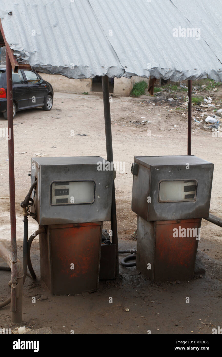 La station de pompe à essence en Syrie. Banque D'Images