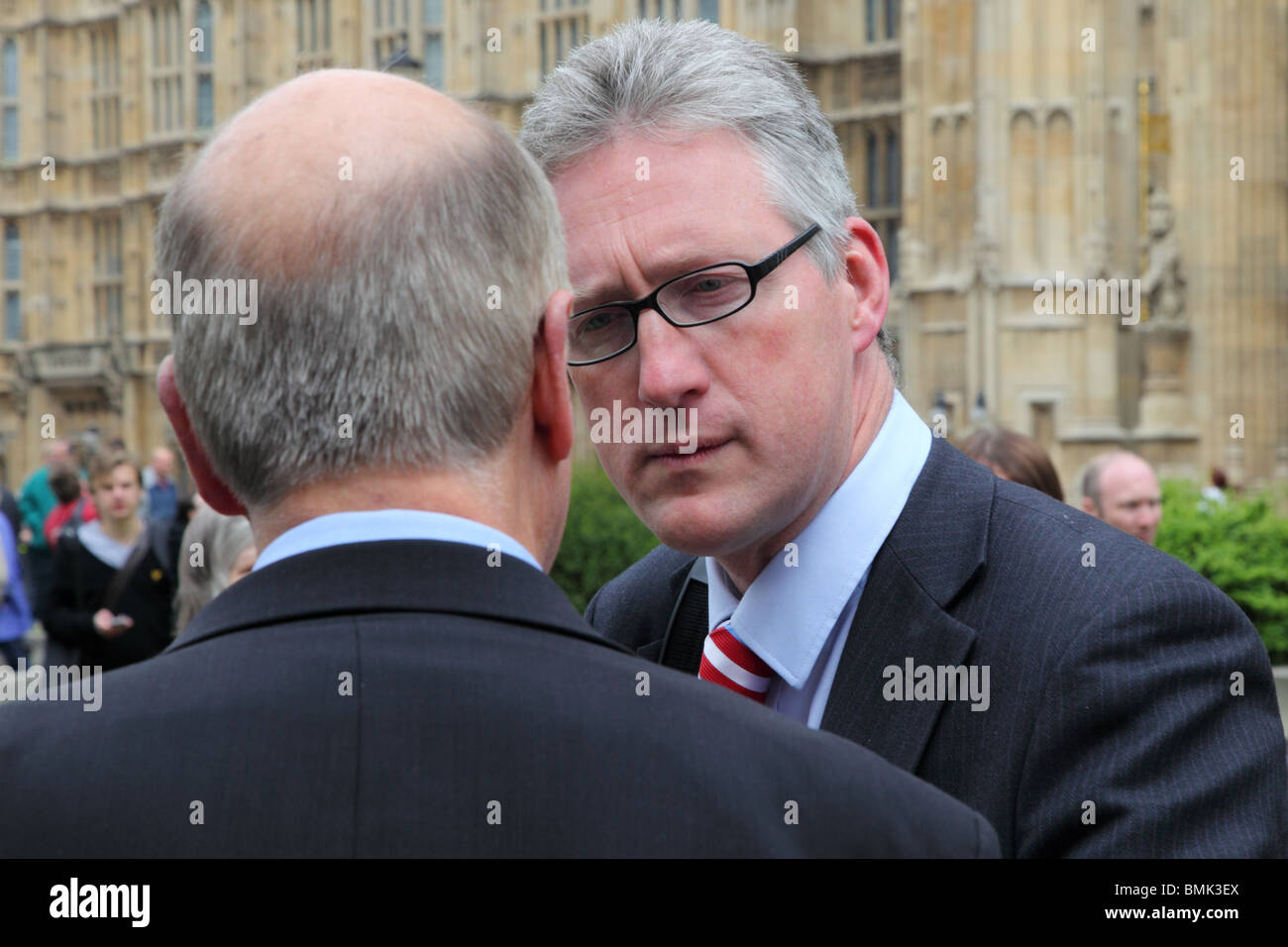 Lembit Opik Ex-Liberal député néo-démocrate sur College Green, Westminster, Londres. Banque D'Images