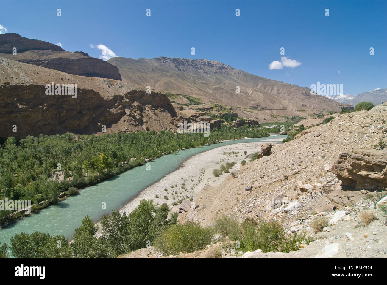 Gunt qui traverse la vallée de Dara Shok, Pamir au Tadjikistan. Banque D'Images