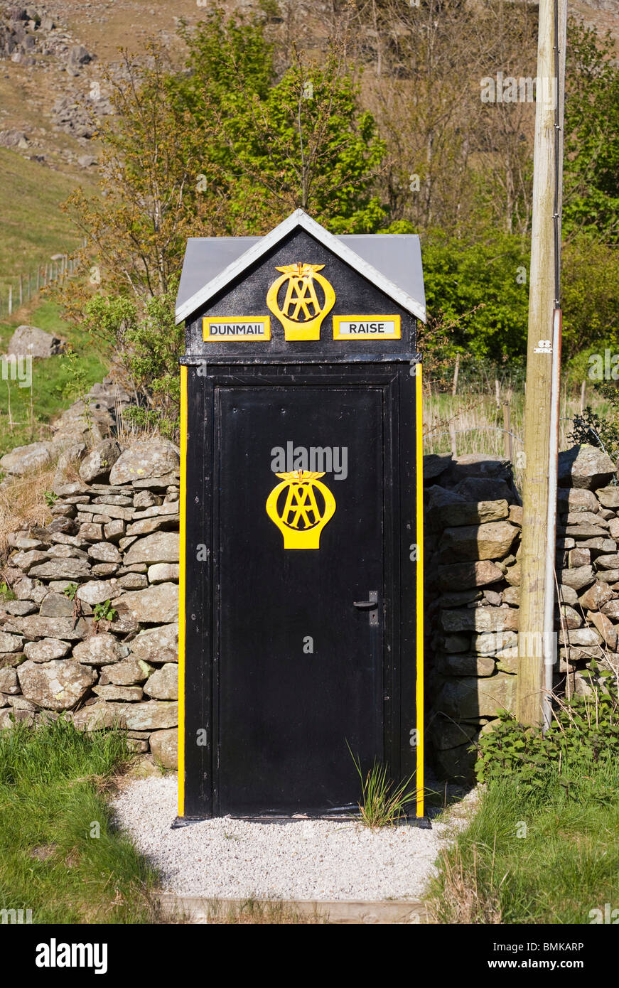 Old style vintage Automobile Association Téléphone d'urgence fort England UK Banque D'Images