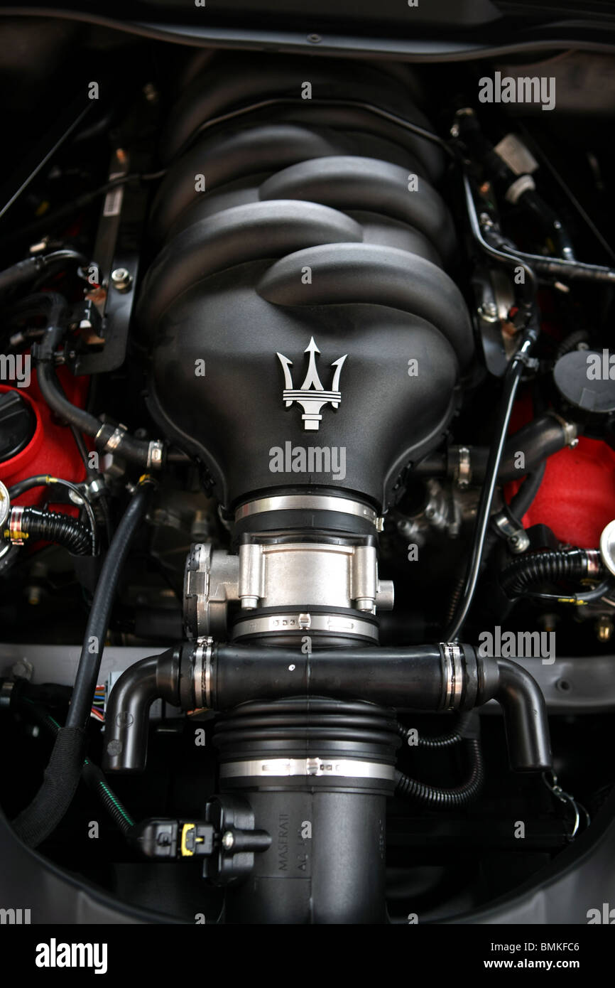Voiture ; moteur ; Maserati Photo Stock - Alamy
