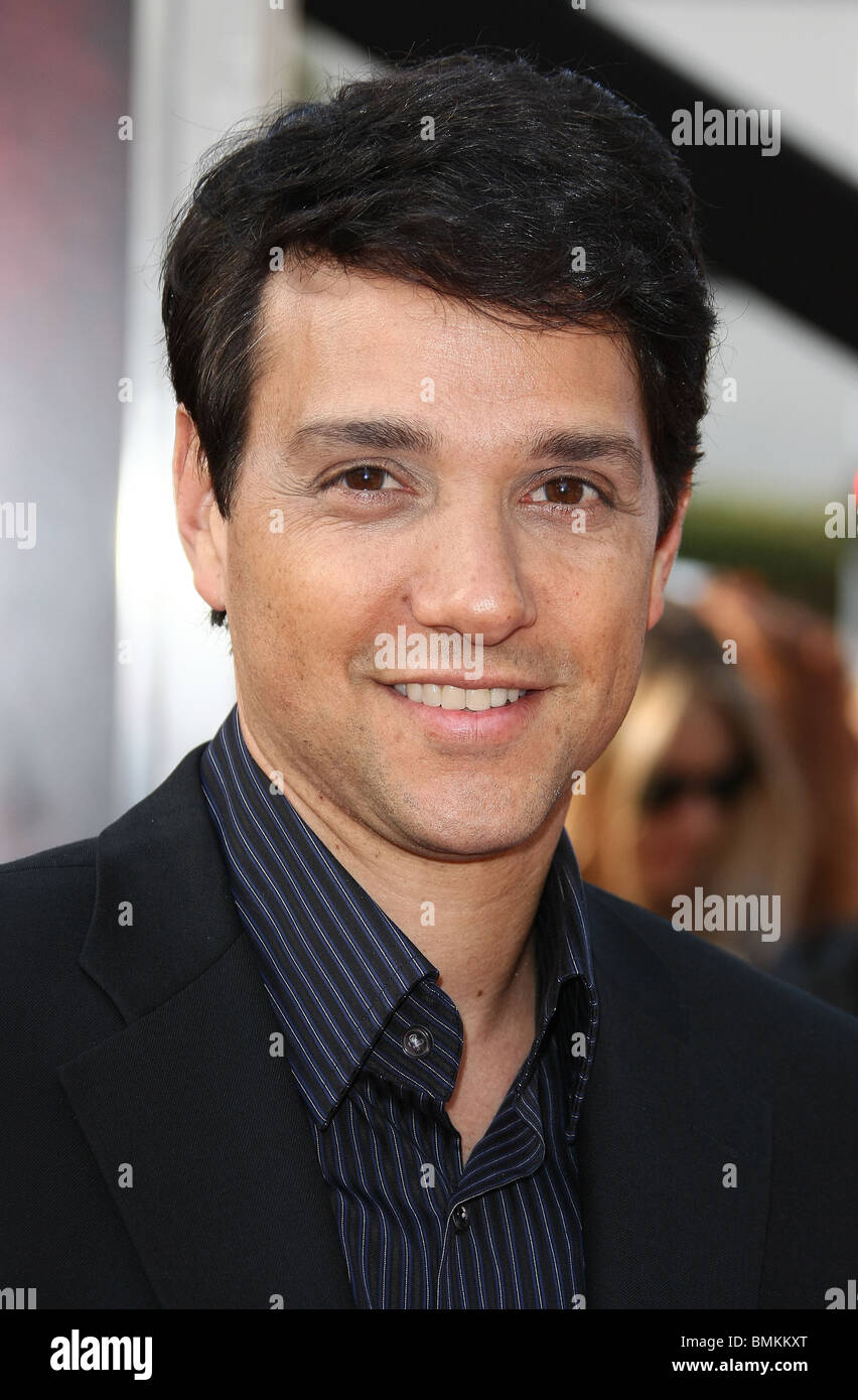 RALPH MACCHIO Karaté Kid FILM PREMIERE LOS ANGELES CA 07 Juin 2010 Banque D'Images