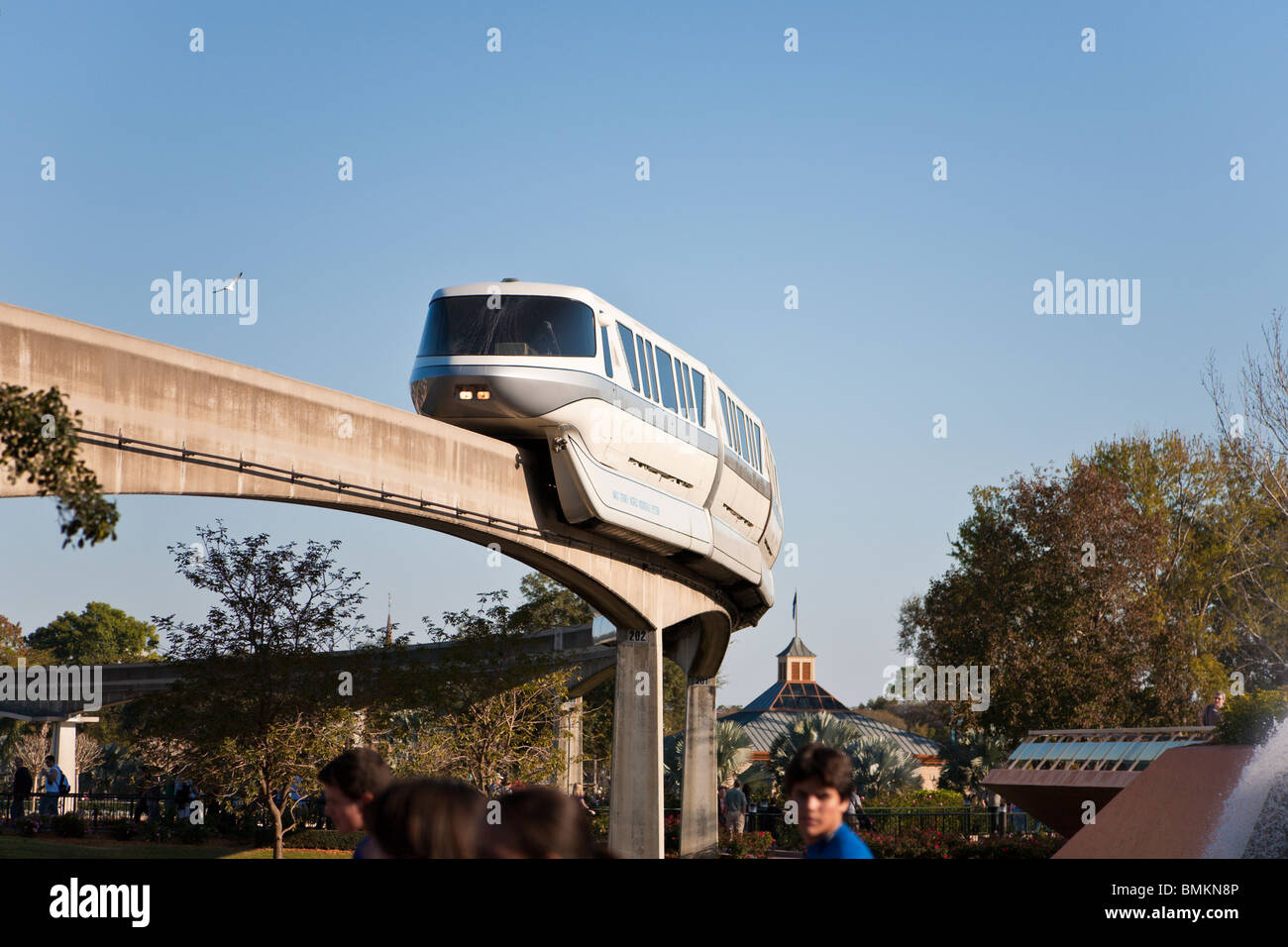 Kissimmee, FL - Jan 2009 - passe au-dessus de lui à monorail Walt Disney's Epcot Center à Orlando Kissimmee Florida Banque D'Images