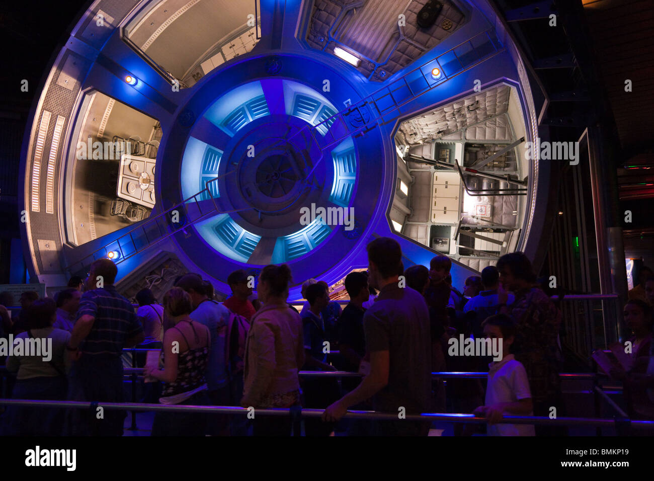 L'attraction de l'espace Mission riders voir modèle de navire de l'espace dans les files d'attente au Centre Epcot à Orlando Kissimmee Florida Banque D'Images