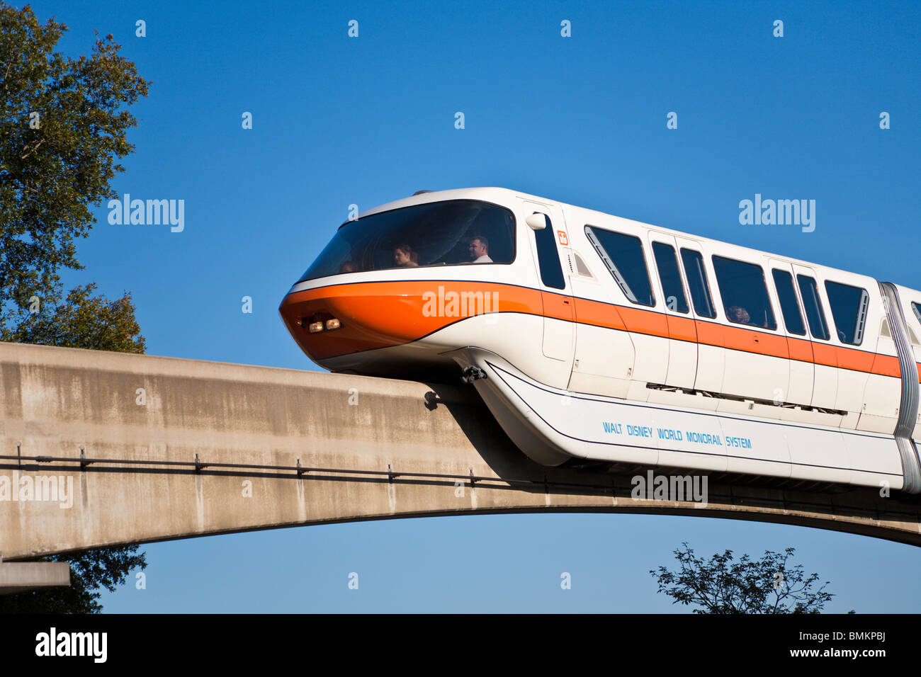 Kissimmee, FL - Jan 2009 - passe au-dessus de lui à monorail Walt Disney's Epcot Center à Orlando Kissimmee Florida Banque D'Images