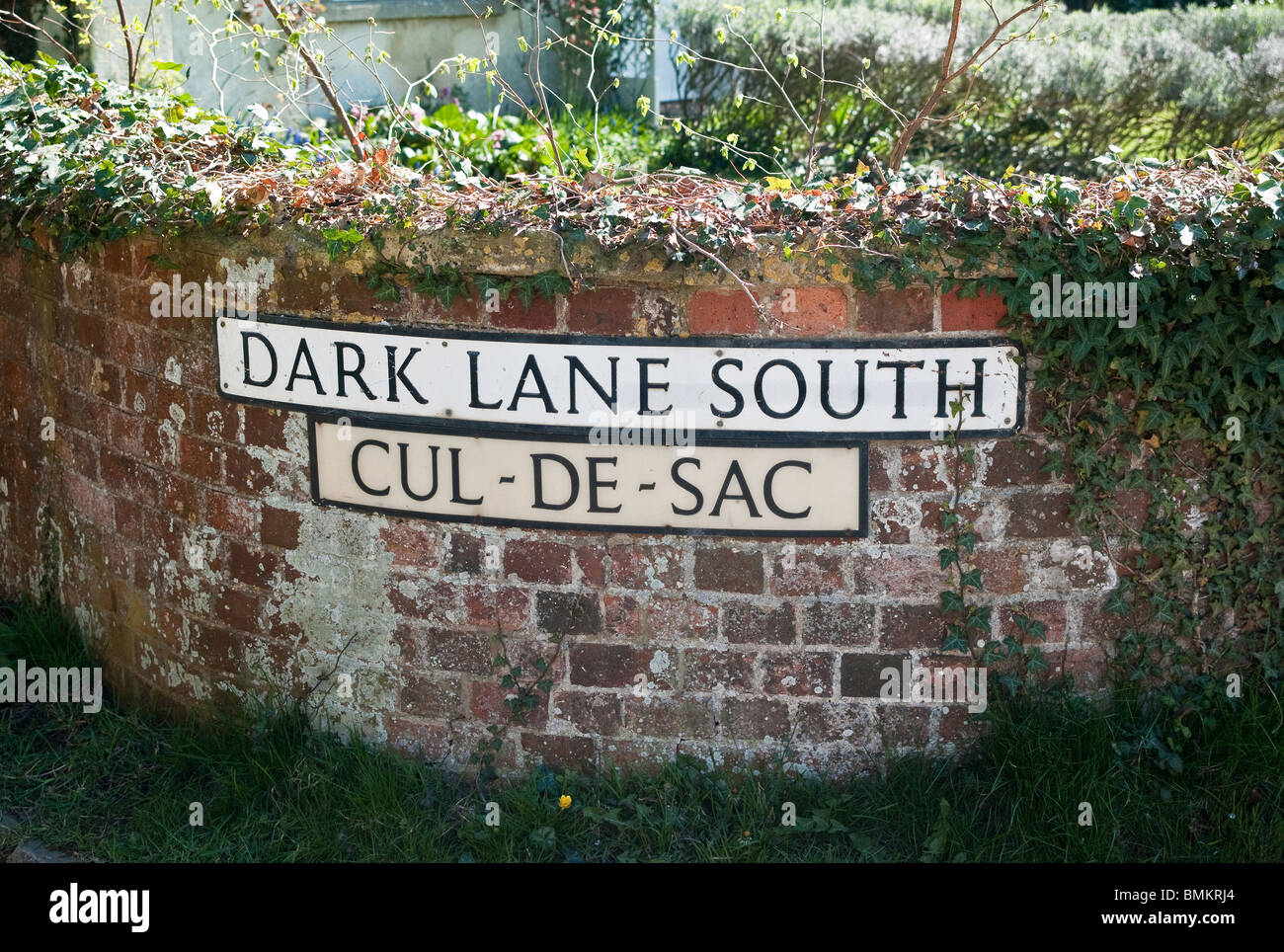 'Dark Lane' Sud dans 'Steeple Ashton' village Wiltshire, UK Banque D'Images