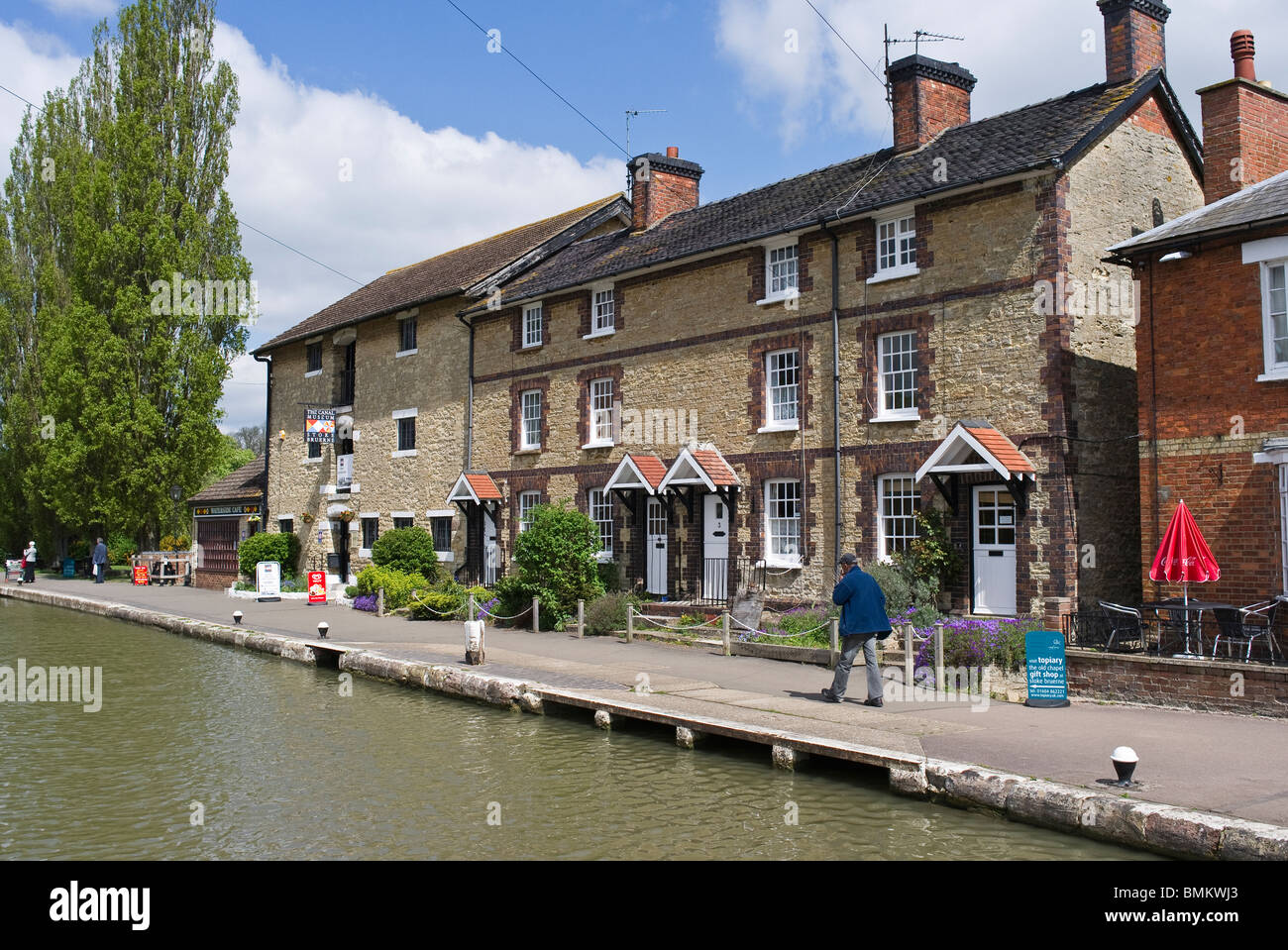 Stoke Bruerne et bâtiments du canal Banque D'Images
