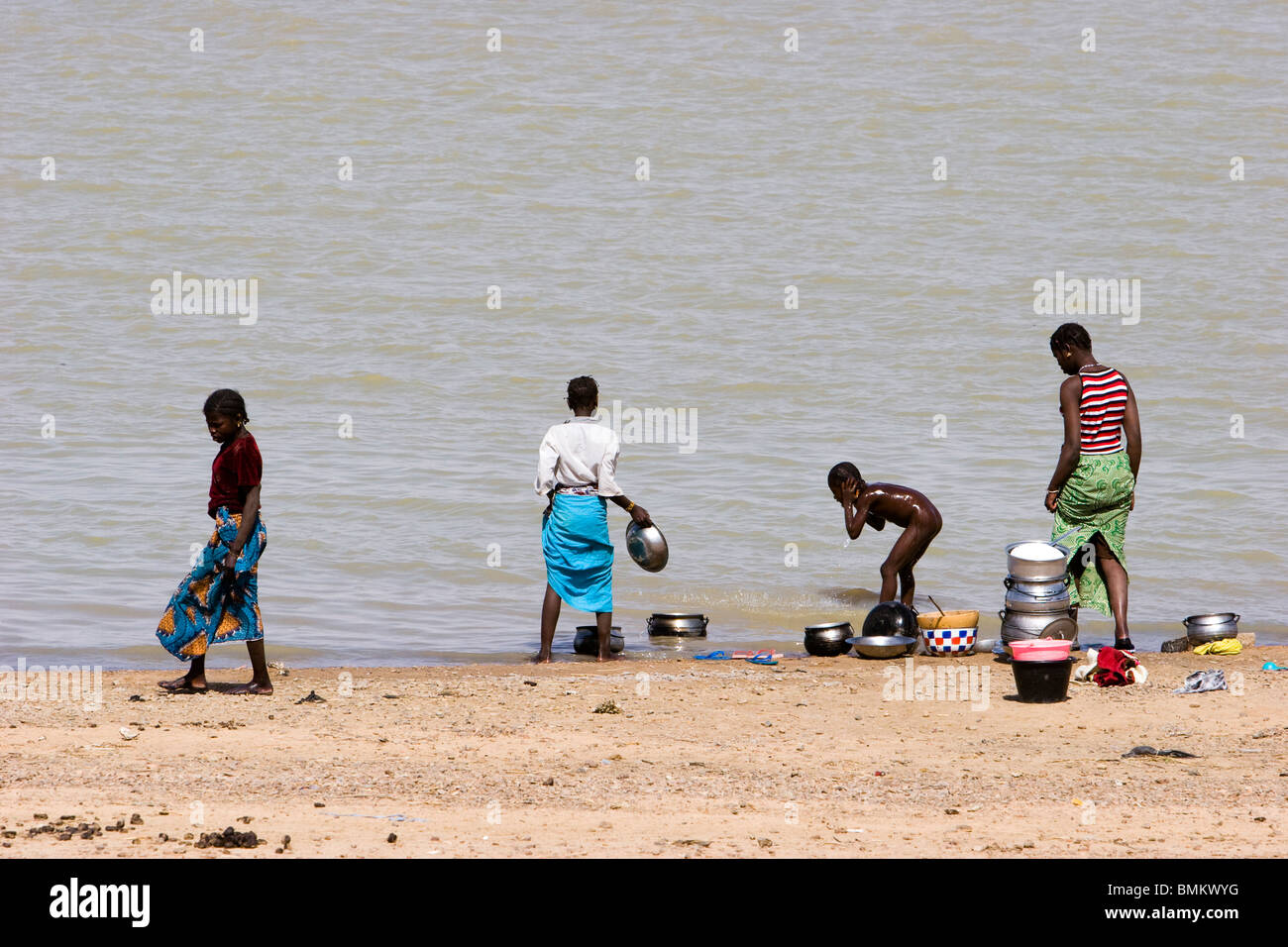 Mali, Sebi, la lessive dans le fleuve Niger Banque D'Images