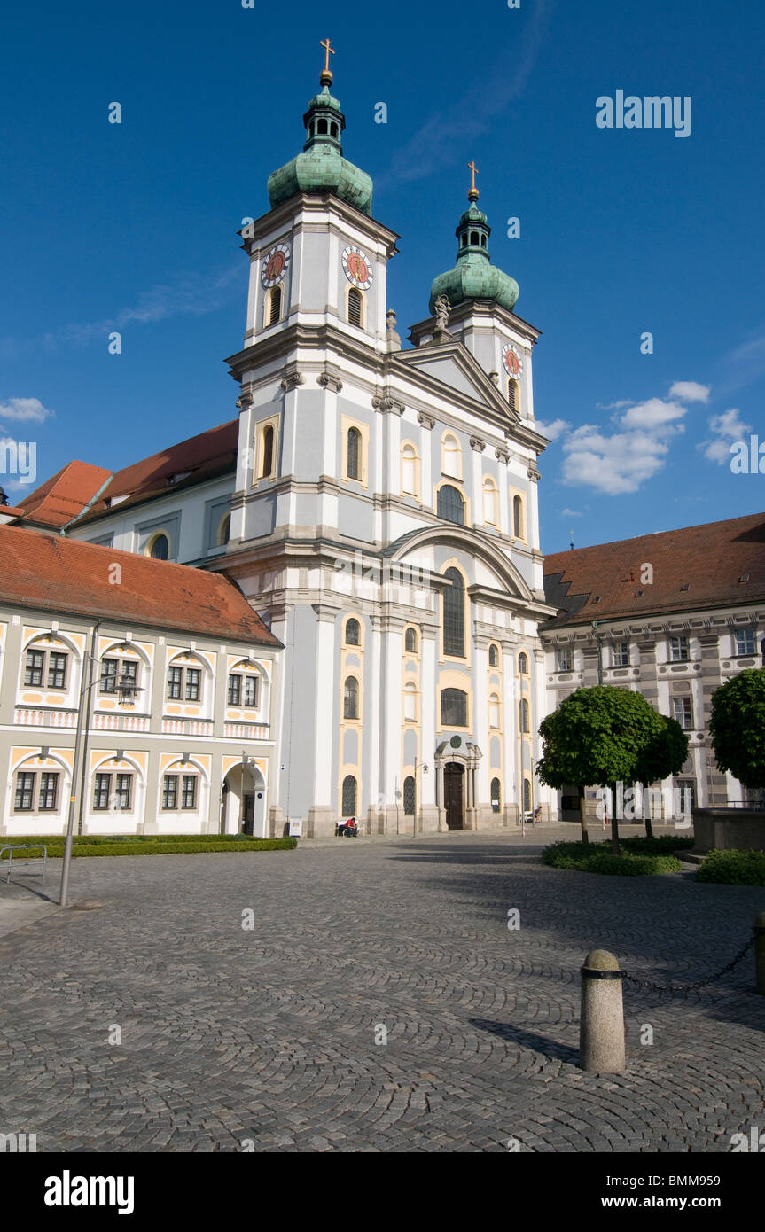 Basilique avec square, Waldsassen, Bavière, Allemagne Banque D'Images