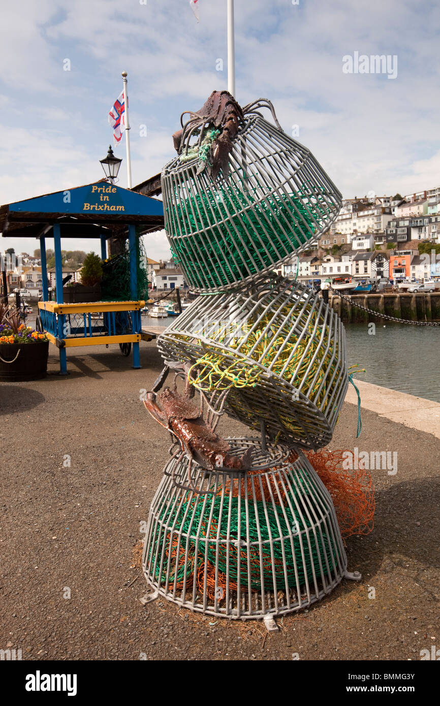 Royaume-uni, Angleterre, Devon, Brixham Harbour, quai Lobster Pot sculpture Banque D'Images