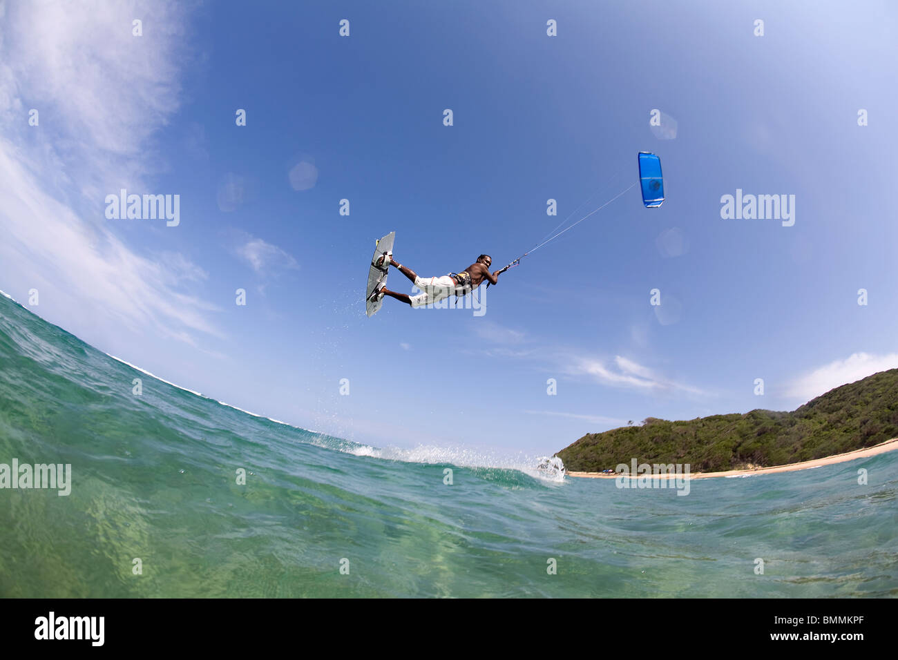 Kite surfer jumping Banque D'Images