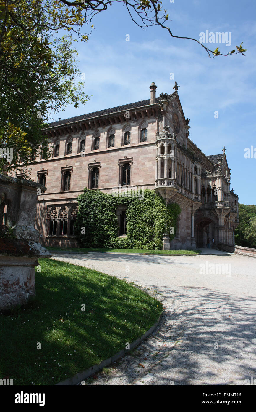 Palacio de néo-gothique de Sobrillano, Comillas, Cantabrie, Espagne Banque D'Images