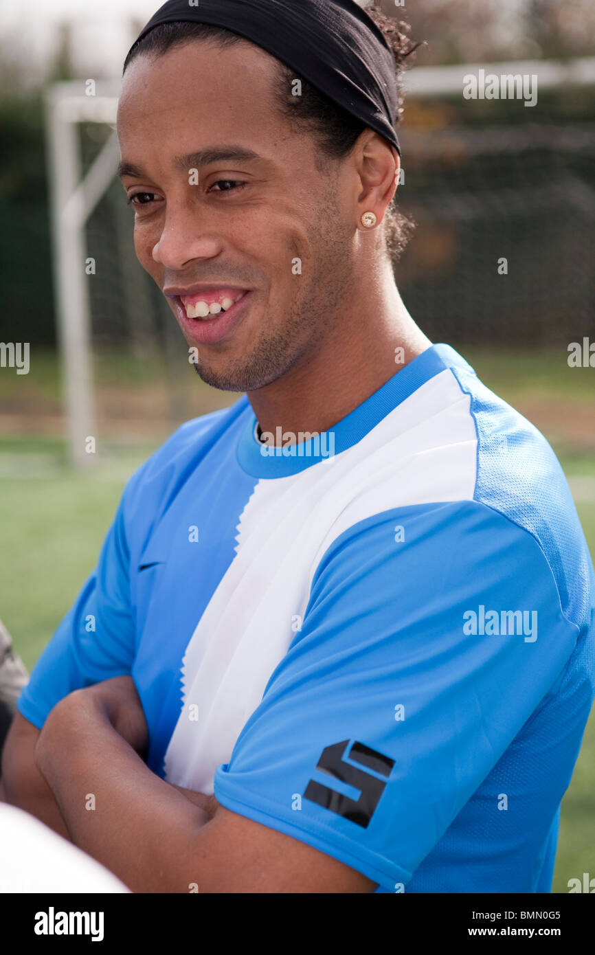 La star brésilienne du football Ronaldinho Training Camp Photo Stock - Alamy