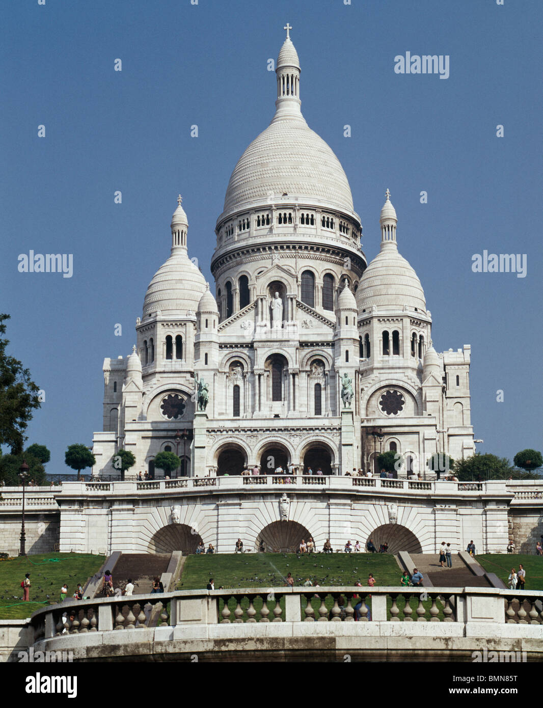 Montmartre, Paris, France. Basilique du Sacré-Cœur, construit 1875 + à Paul Abadie's designs. Style néo-byzantin Banque D'Images