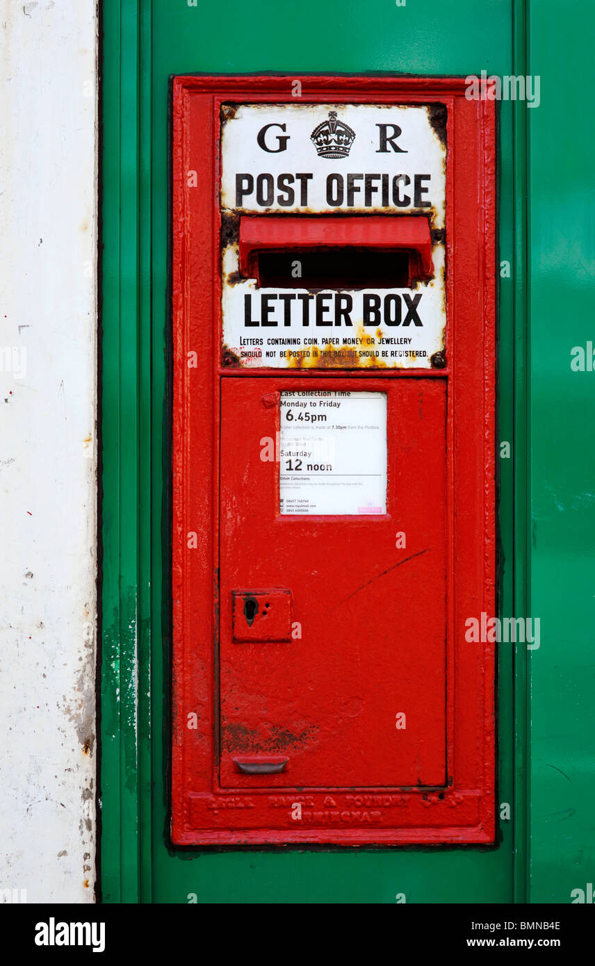 Très vieux royal mail lettre fort encastré dans un mur Banque D'Images