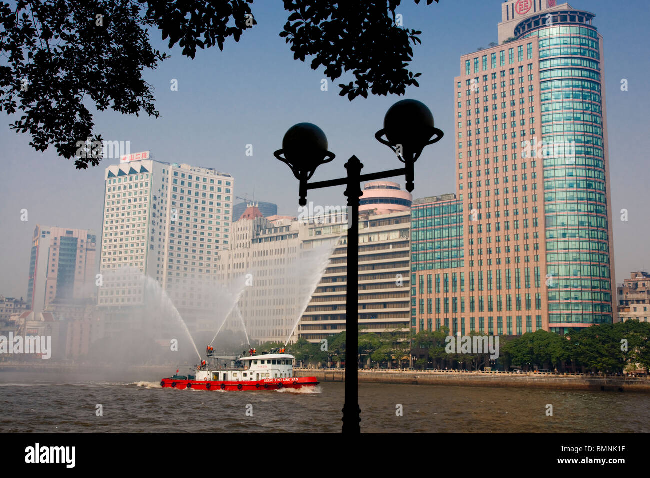 China Guangdong Guangzhou Fireboat Afficher Banque D'Images