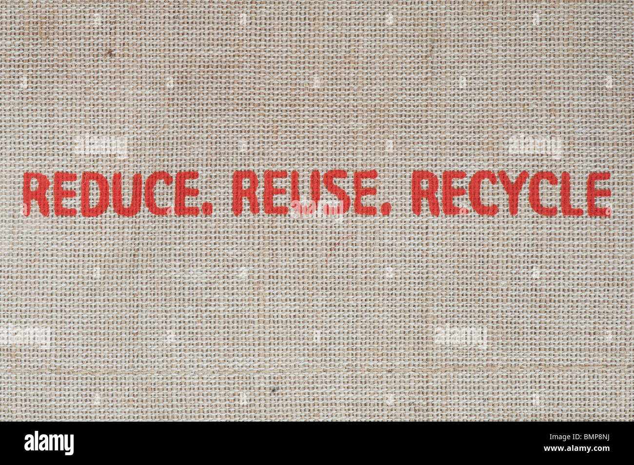 Recycler message imprimé sur le côté d'un sac de jute Banque D'Images