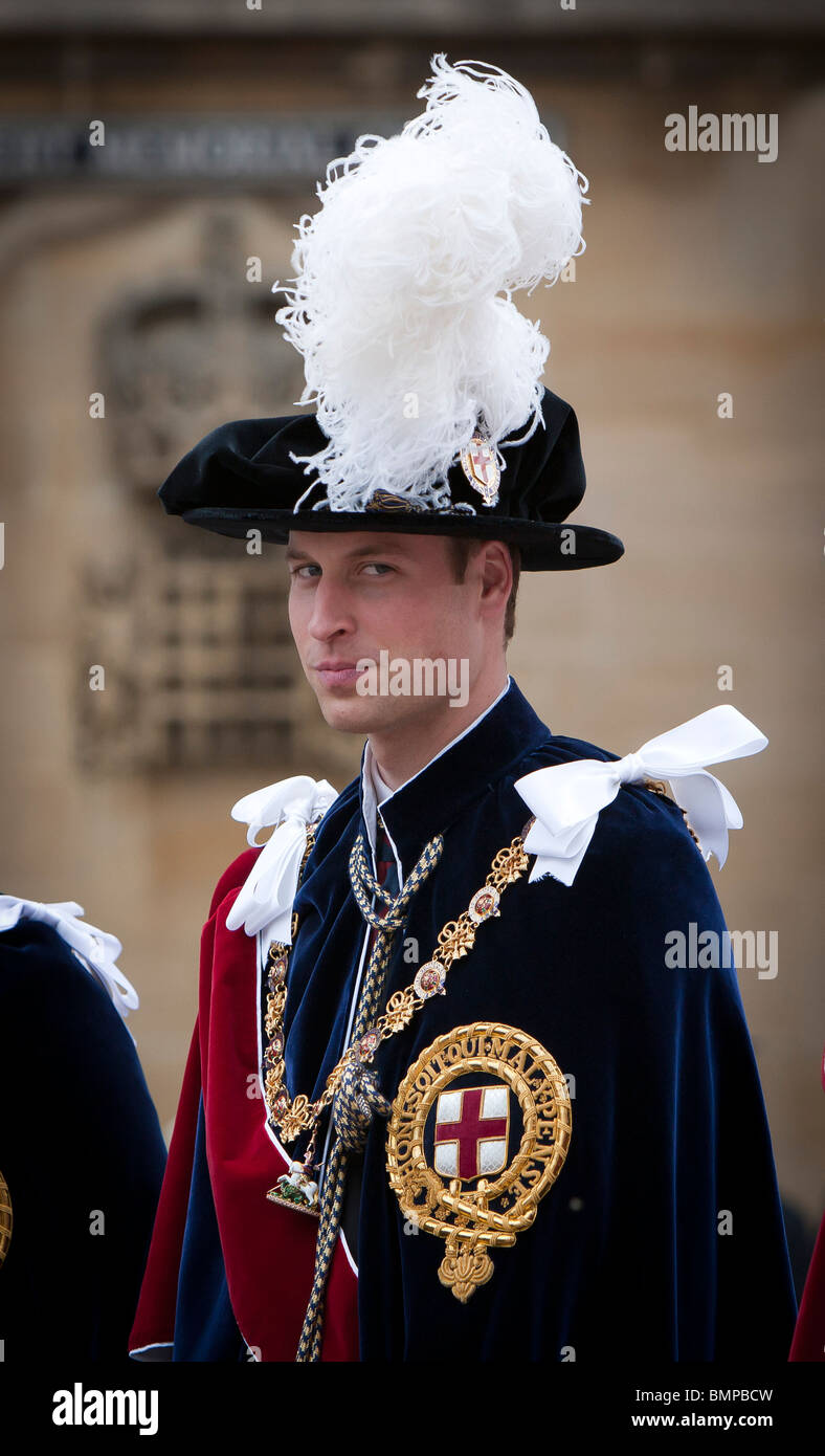 Le prince William participe à la Chevaliers de la jarretière cérémonie au Château de Windsor en 2010 Banque D'Images