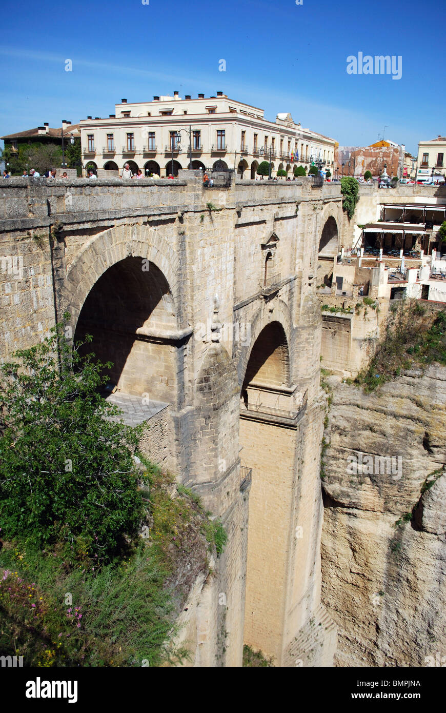 Nouveau pont (ch. 1700) et le Parador, Ronda, Province de Malaga, Andalousie, Espagne, Europe de l'Ouest. Banque D'Images