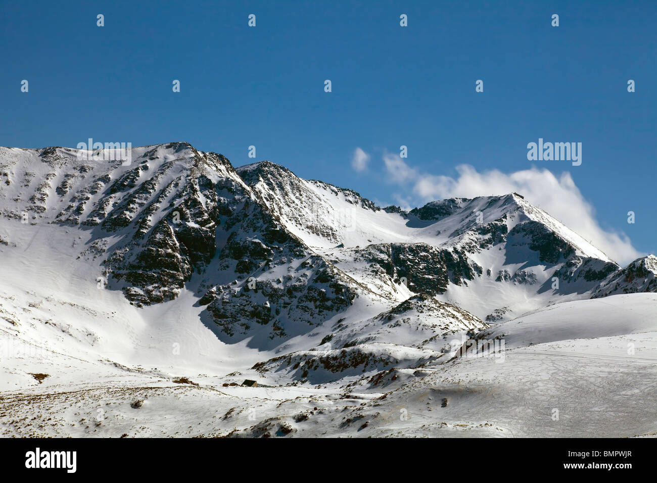 La neige sur les sommets des montagnes de Pirin en hiver à Borovets, Bulgarie Banque D'Images