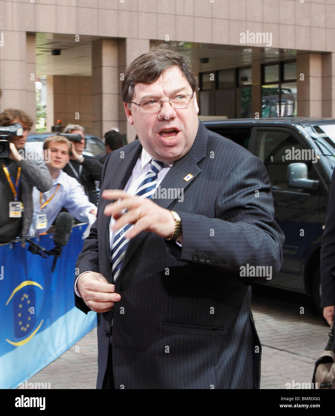 Le Premier ministre irlandais Brian Cowan arrivant au Conseil des ministres de l'Union européenne à Bruxelles le 17 juin 2010 Banque D'Images