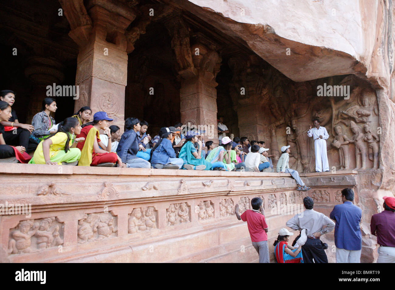 Badami ; Cave ; 3 ; Chalukya dédié à Vishnu ; Rock Cut Cave Temple ; la circonscription Bagalkot ; l'État du Karnataka, du plateau du Deccan, en Inde Banque D'Images