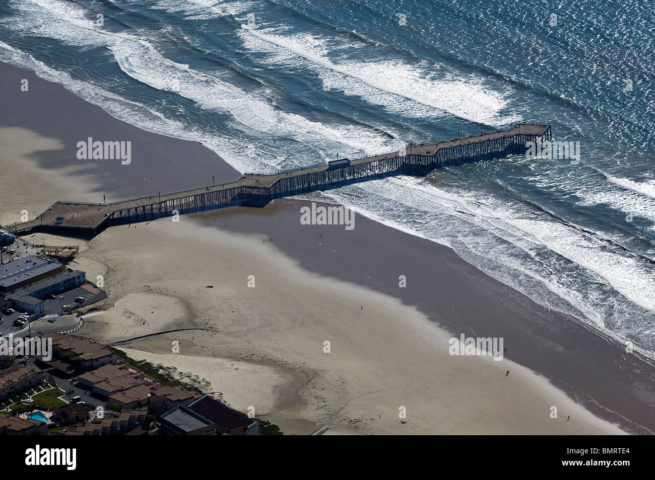 Vue aérienne au-dessus de la Californie Pismo Beach Pier Banque D'Images