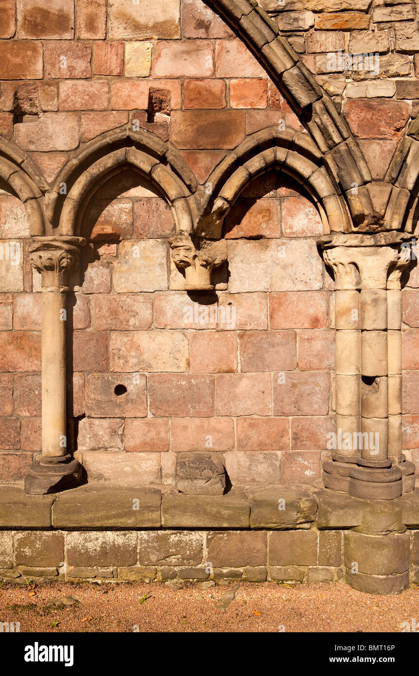 L'Abbaye de Holyrood avec arches gothiques Banque D'Images