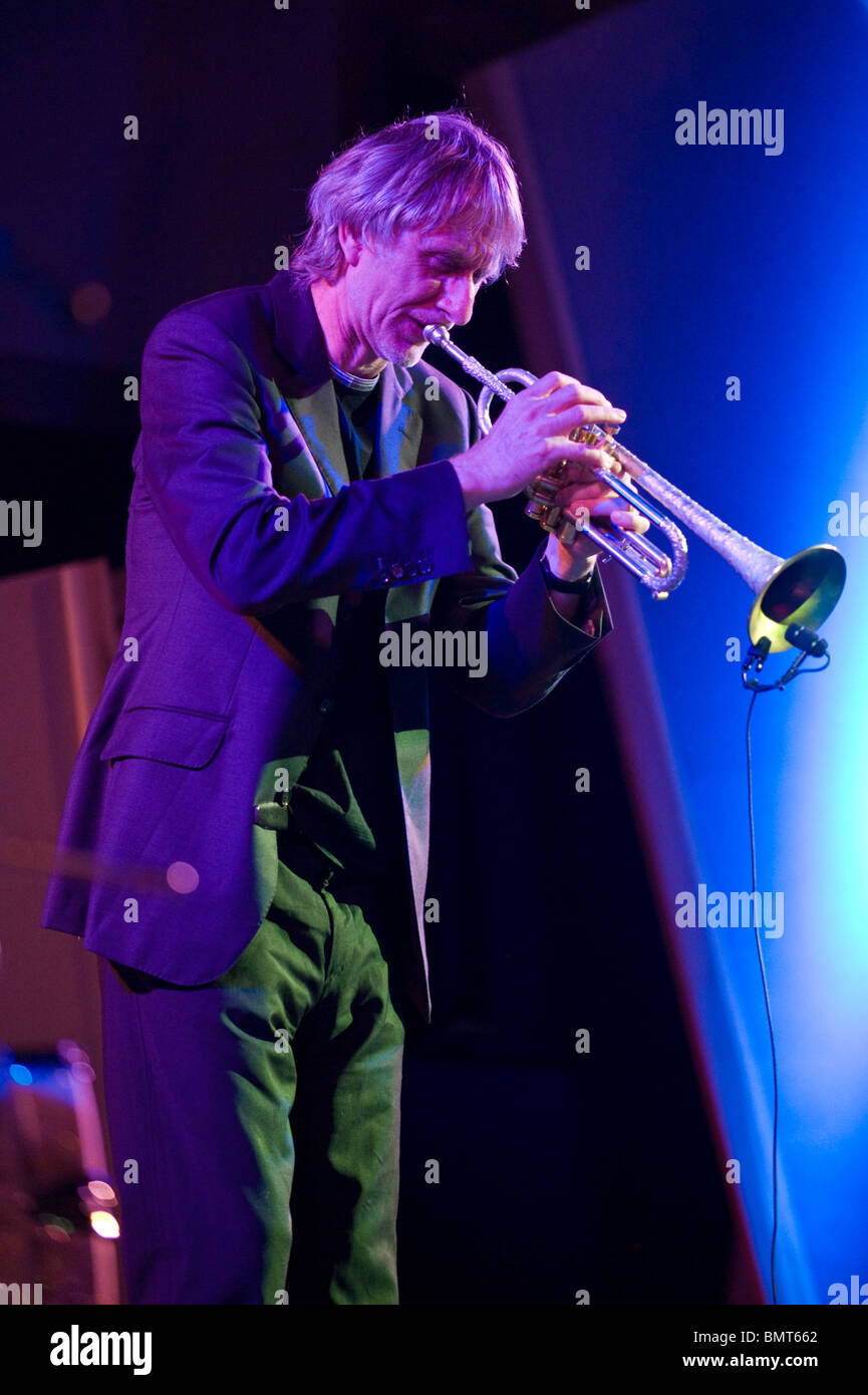 Le trompettiste de jazz français Erik Truffaz effectuant à Hay Festival 2010 Hay-on-Wye Powys Pays de Galles UK Banque D'Images