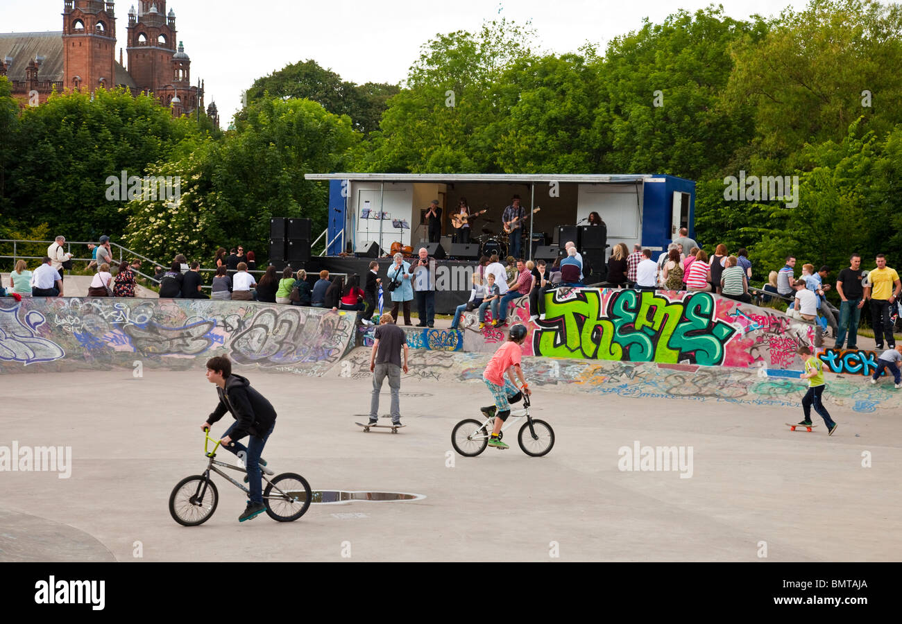 Skate Park de Glasgow dans le parc Kelvingrove. Banque D'Images