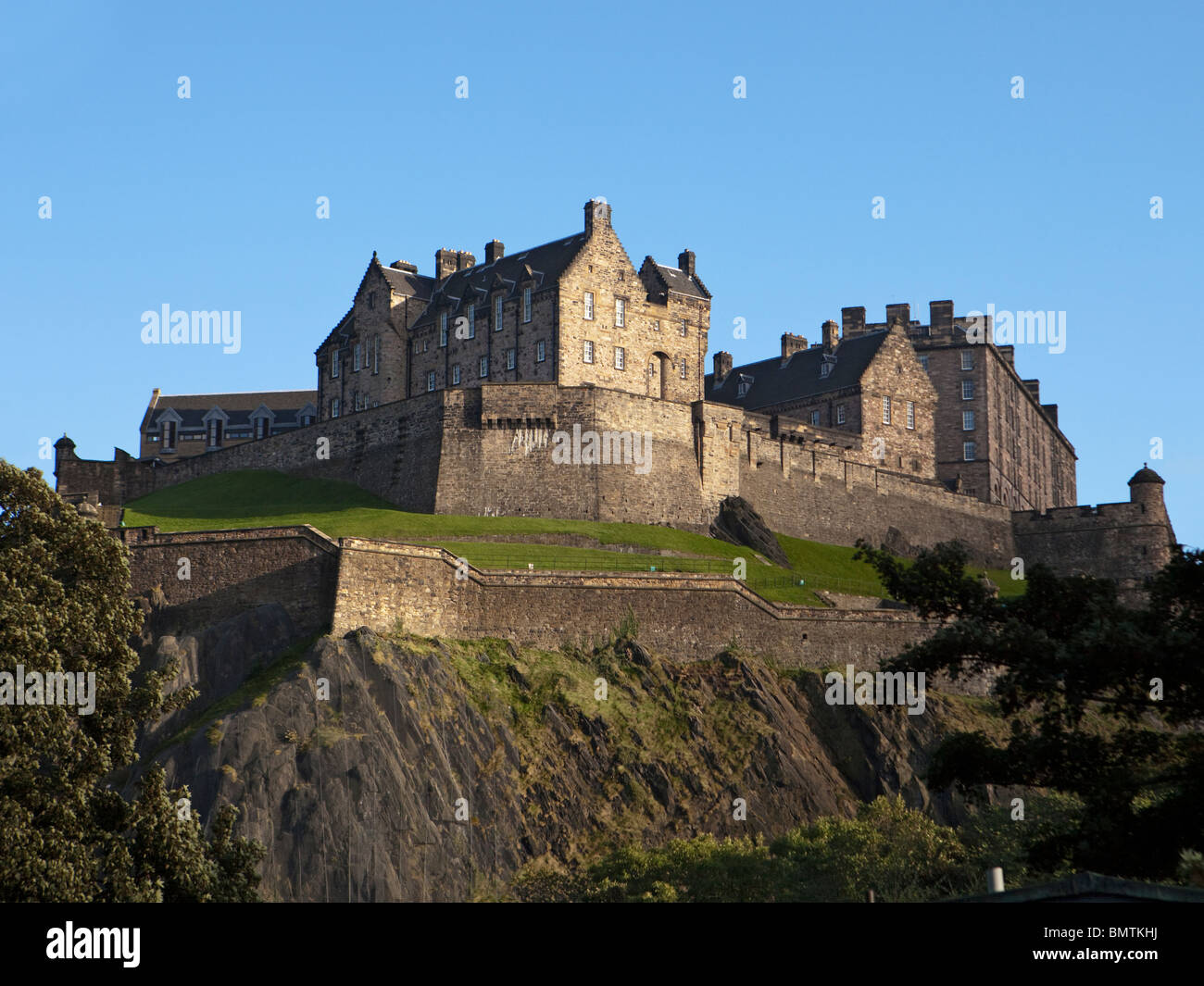 Le Château d'Édimbourg et remparts Banque D'Images