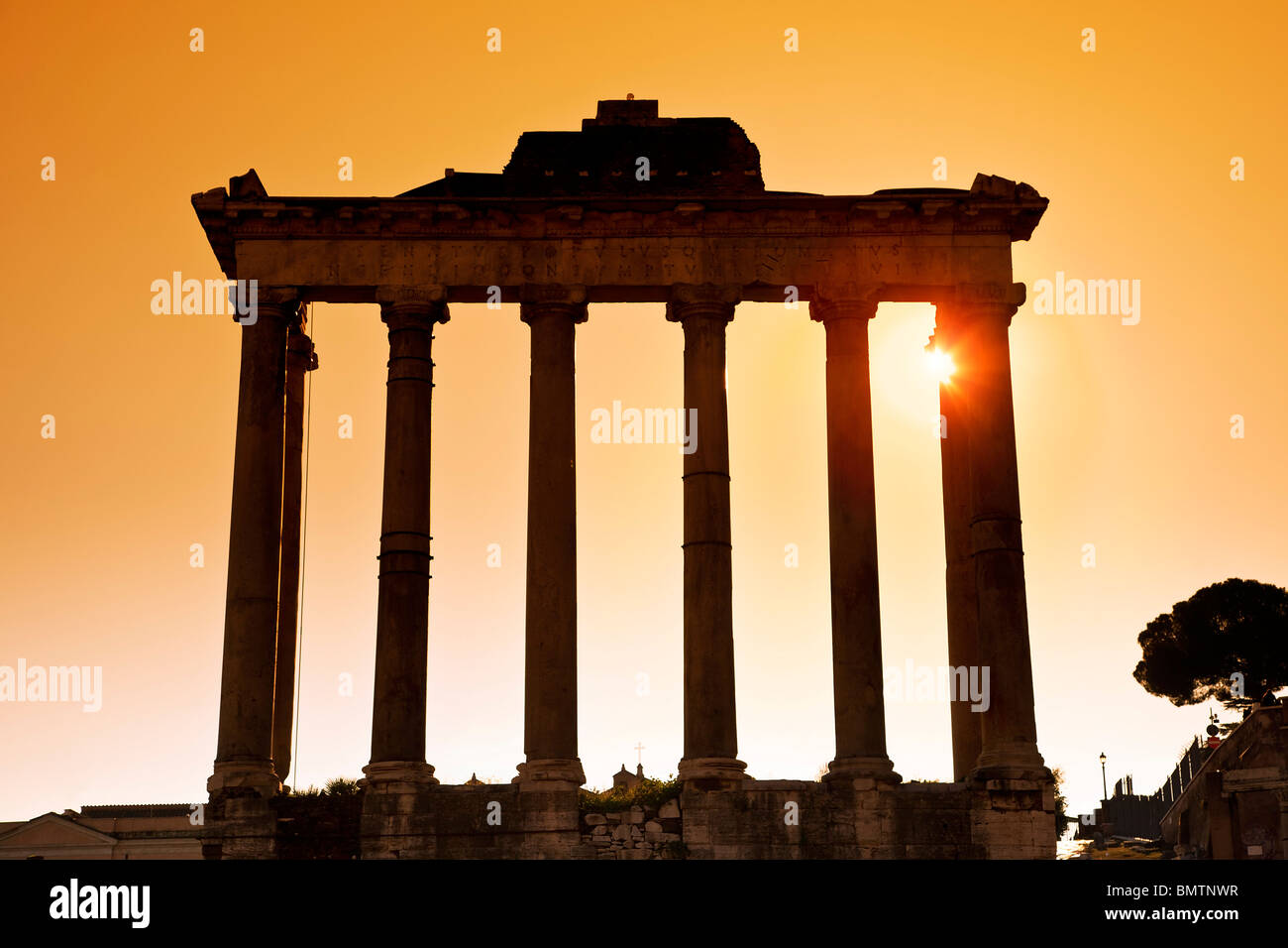 Rome, le coucher du soleil sur le Forum Romain Banque D'Images