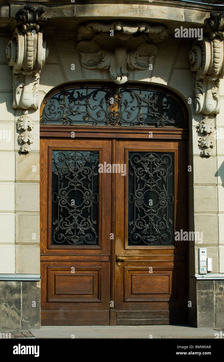 L'entrée de la porte de l'Université Humboldt de Berlin Allemagne Europe Banque D'Images