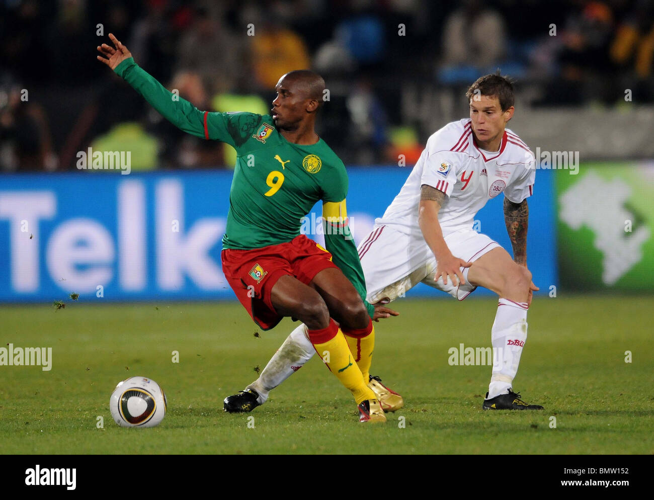SAMUEL ETOO & DANIEL AGGER CAMEROUN / DANEMARK LOFTUS VERSFELD PRETORIA AFRIQUE DU SUD 19 Juin 2010 Banque D'Images