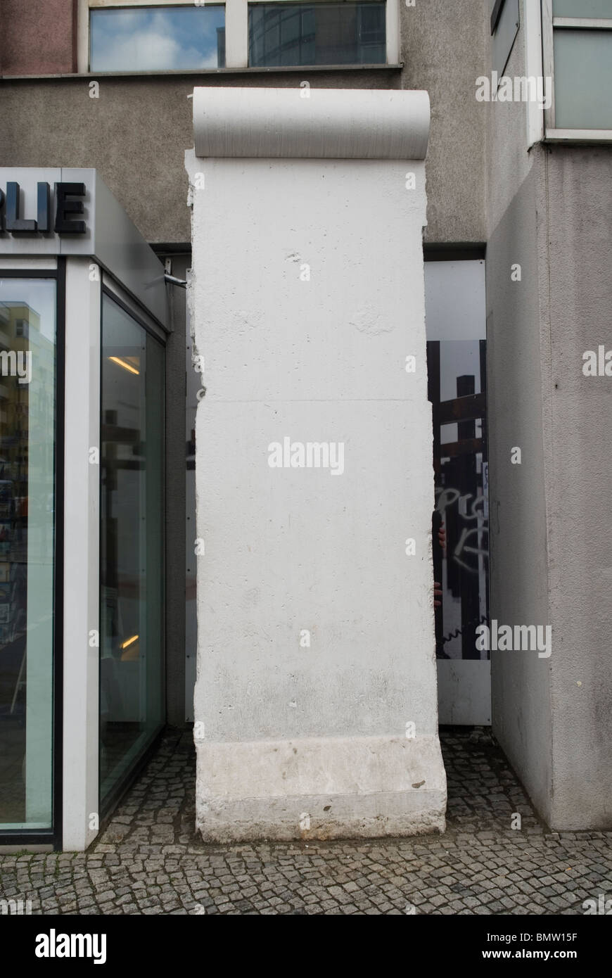 Morceau de mur de Berlin Berlin Allemagne Europe Banque D'Images