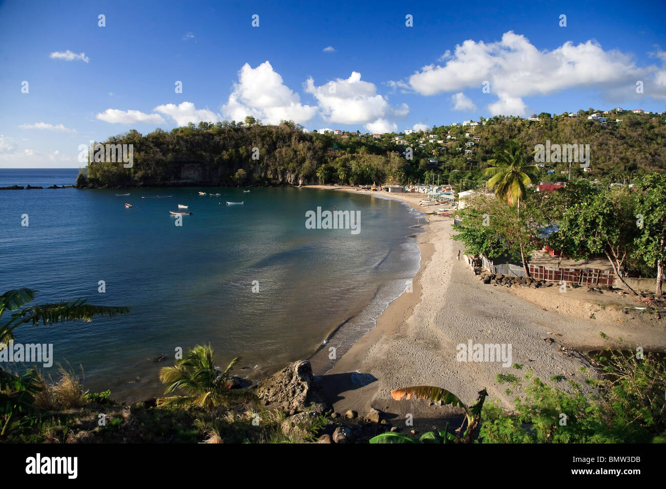 Caraïbes, St Lucia, Anse la Raye Village et plage Banque D'Images