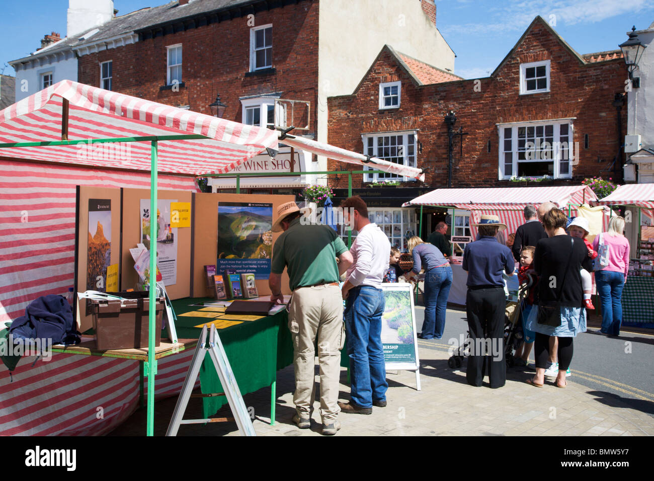 National Trust stand au marché de fermiers au nord Yorkshire Angleterre Knaresborough Banque D'Images