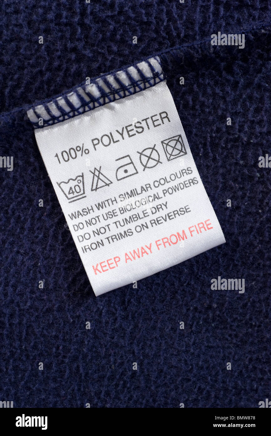 Vêtements en polyester entretien lavage label, England, UK Banque D'Images