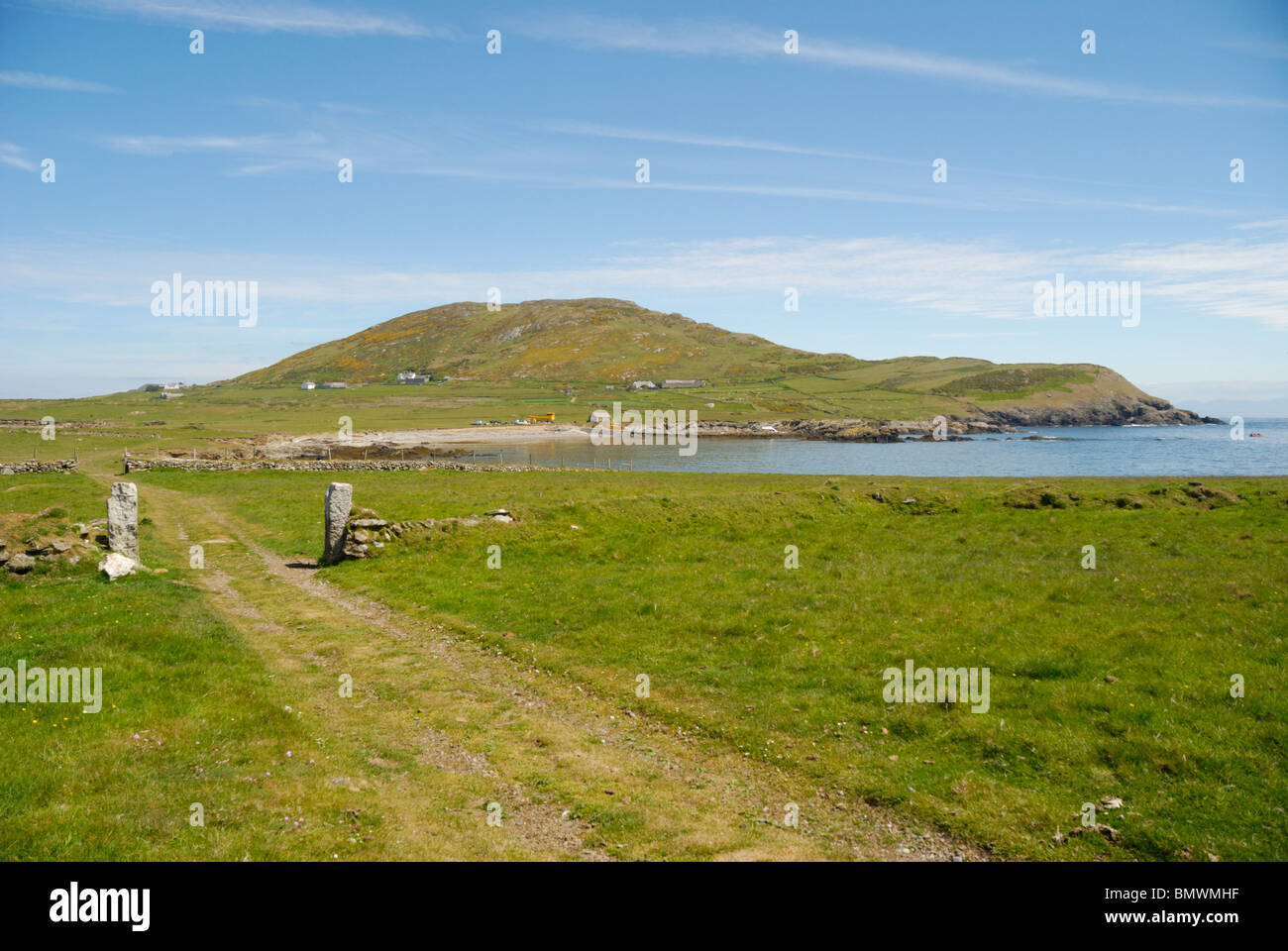 Mynydd Enlli montagne sur Bardsey Island, au nord du Pays de Galles Banque D'Images