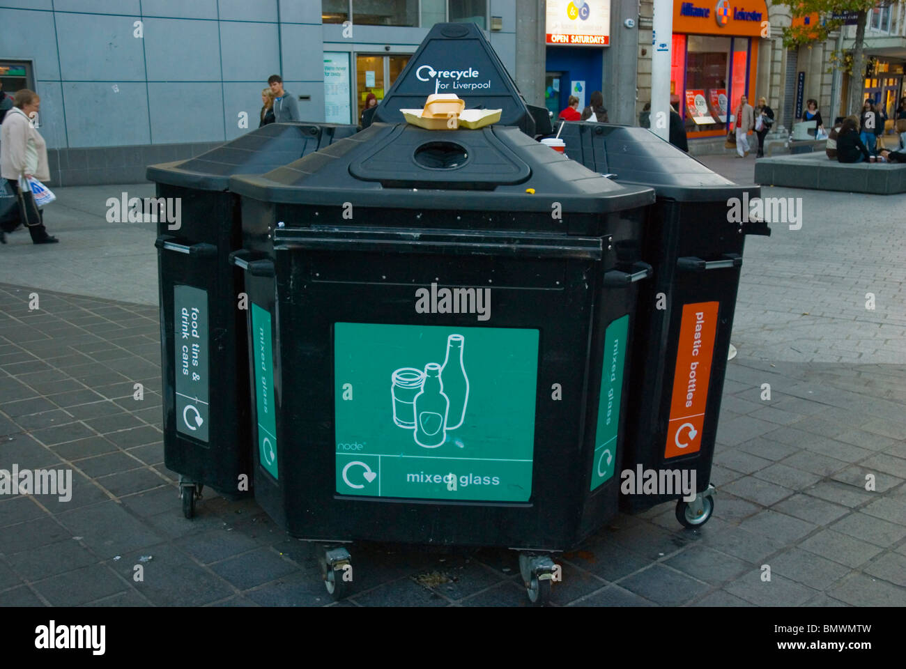 Ricycling Liverpool 1 bacs shopping centre de Liverpool Angleterre Angleterre Europe Banque D'Images