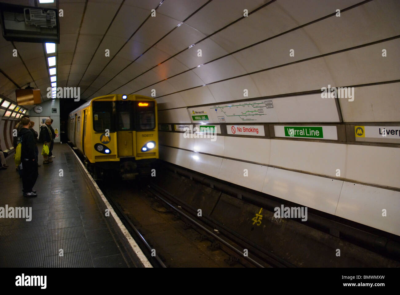 Liverpool central station Merseyrail Ligne Wirral Liverpool Angleterre Angleterre Europe Banque D'Images
