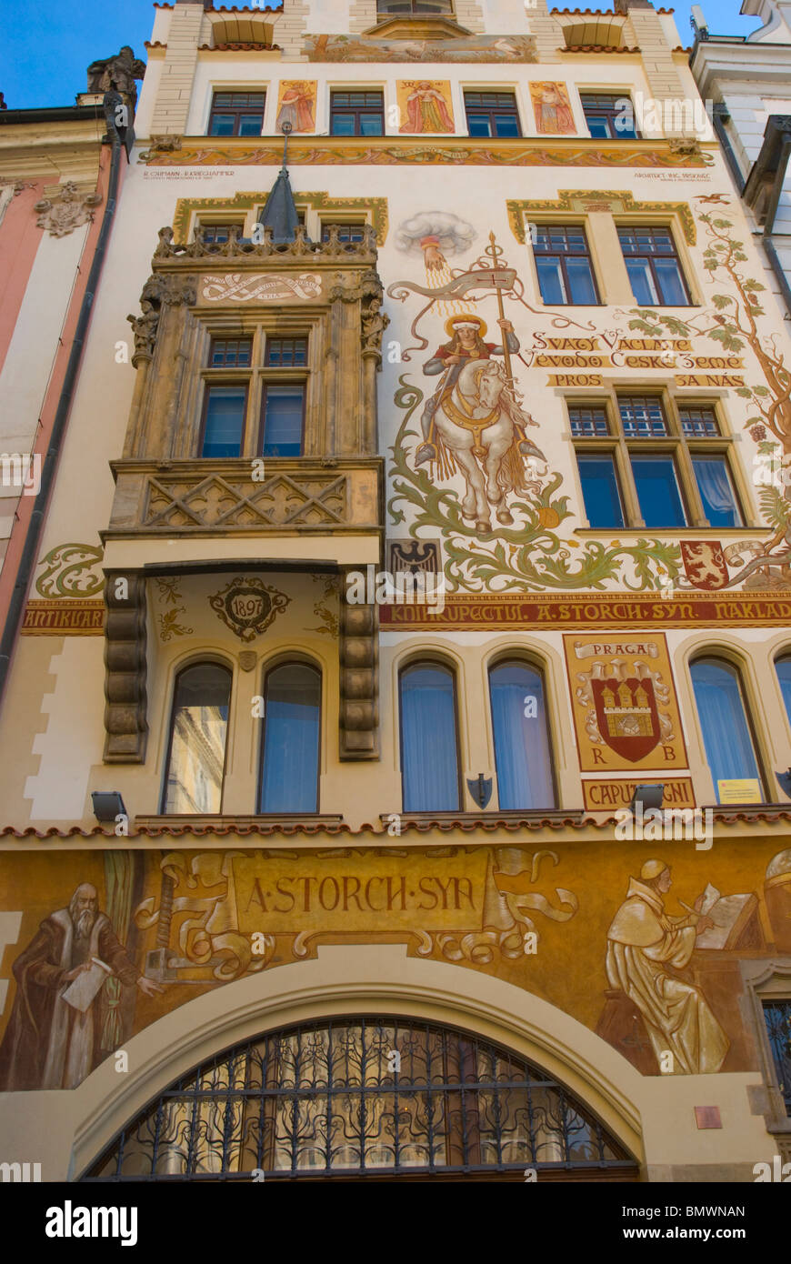 Un Syn Storch House old town square Prague République Tchèque Europe Banque D'Images